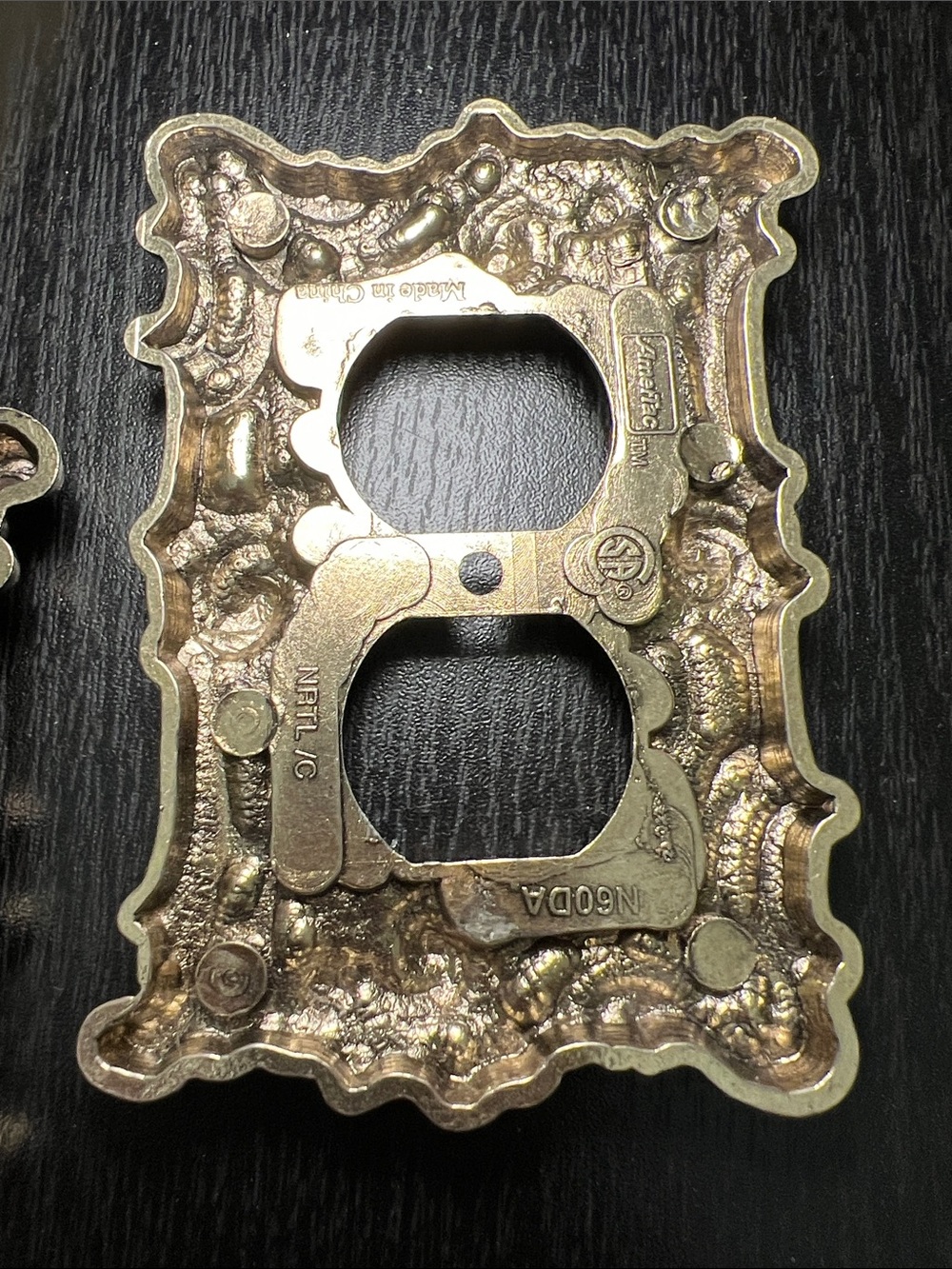 Set of 2 Vintage Hollywood Regency Gold Brass Ornate Rose Outlet Covers - Picture 6 of 6